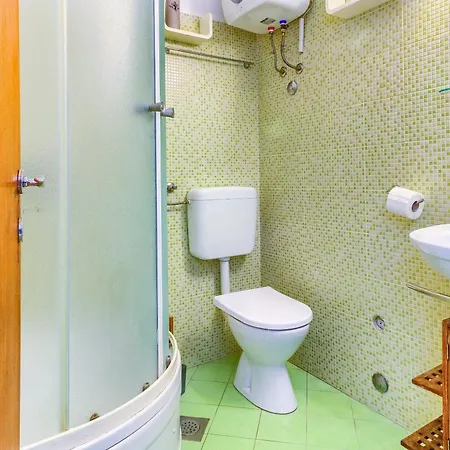 Filipovic, 3 Min Walk To The