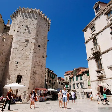 Filipovic, 3 Min Walk To The