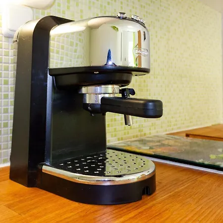 Filipovic, 3 Min Walk To The *