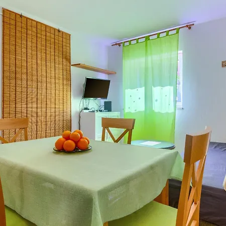 Filipovic, 3 Min Walk To The Apartament *